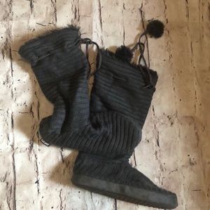 Mukluks slippers XLarge 9 1/2-10 1/2